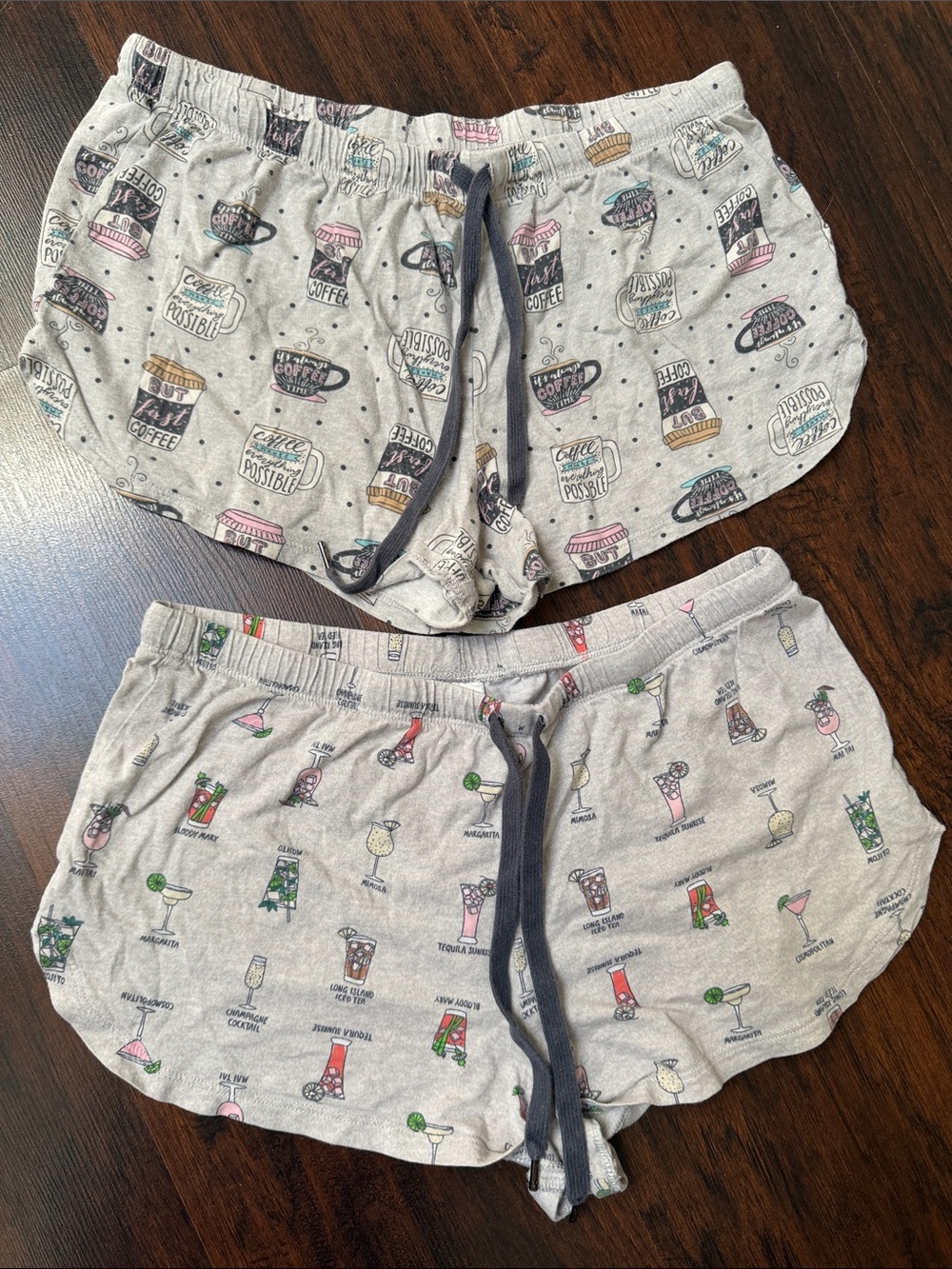 Set of 2 Secret Treasures pajama shorts coffee & cocktails themes